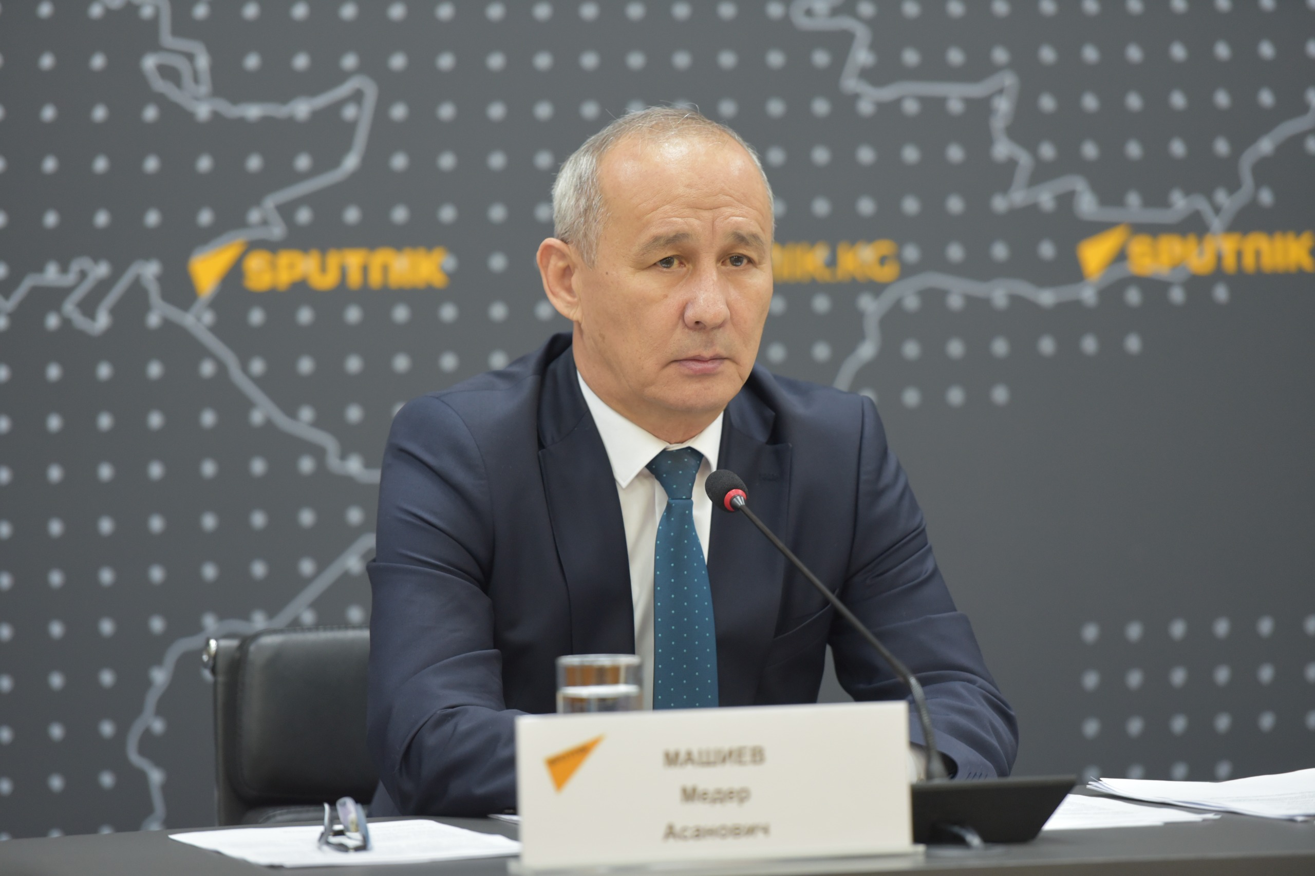 Министр М. Машиев “Спутник Кыргызстан” маалымат агенттигине брифинг берди, анда министрликтин ишмердиги боюнча негизги багыттарга токтолуп, суроолорго жооп берди