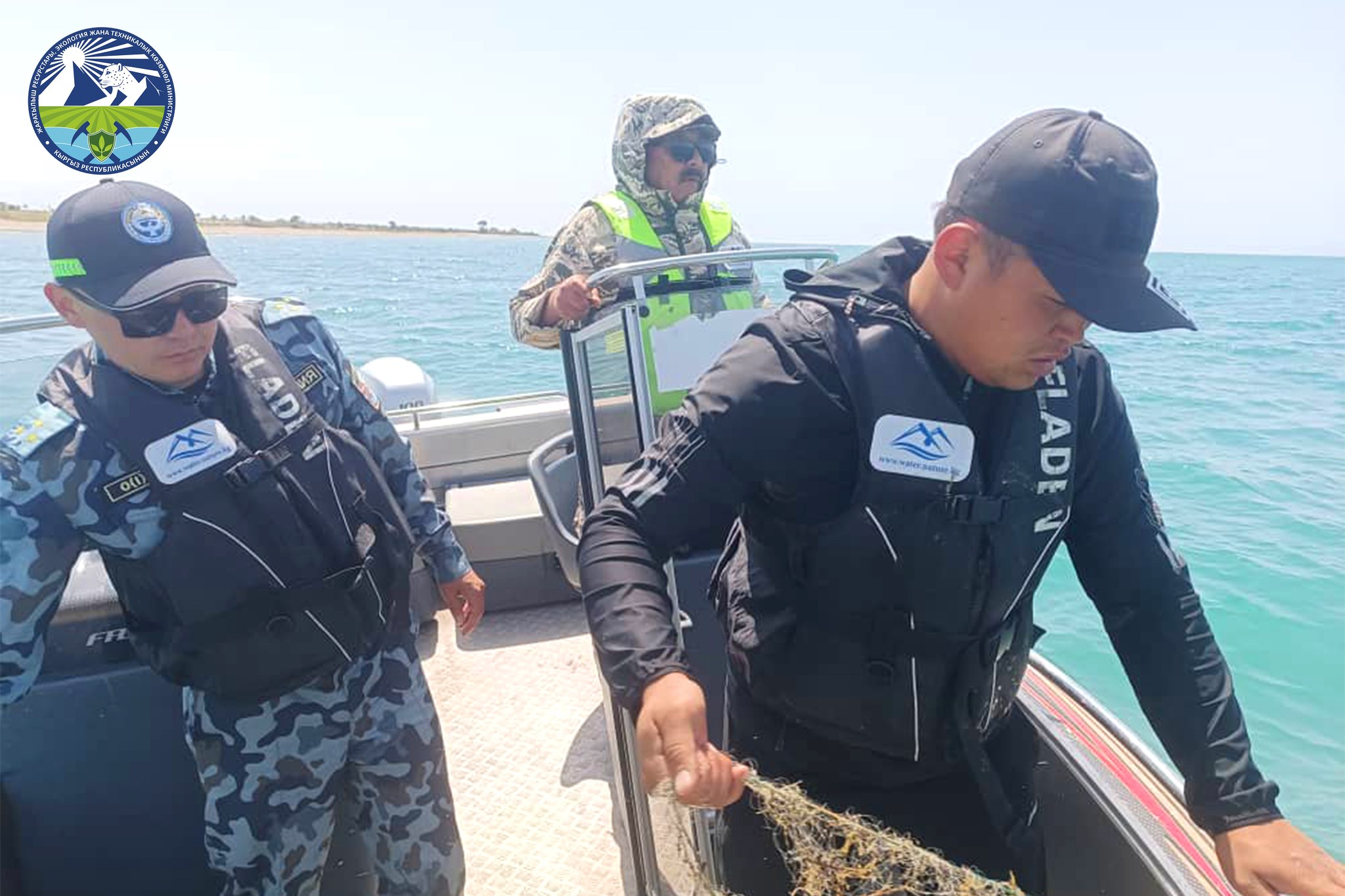 На озере Иссык-Куль прошёл природоохранный рейд