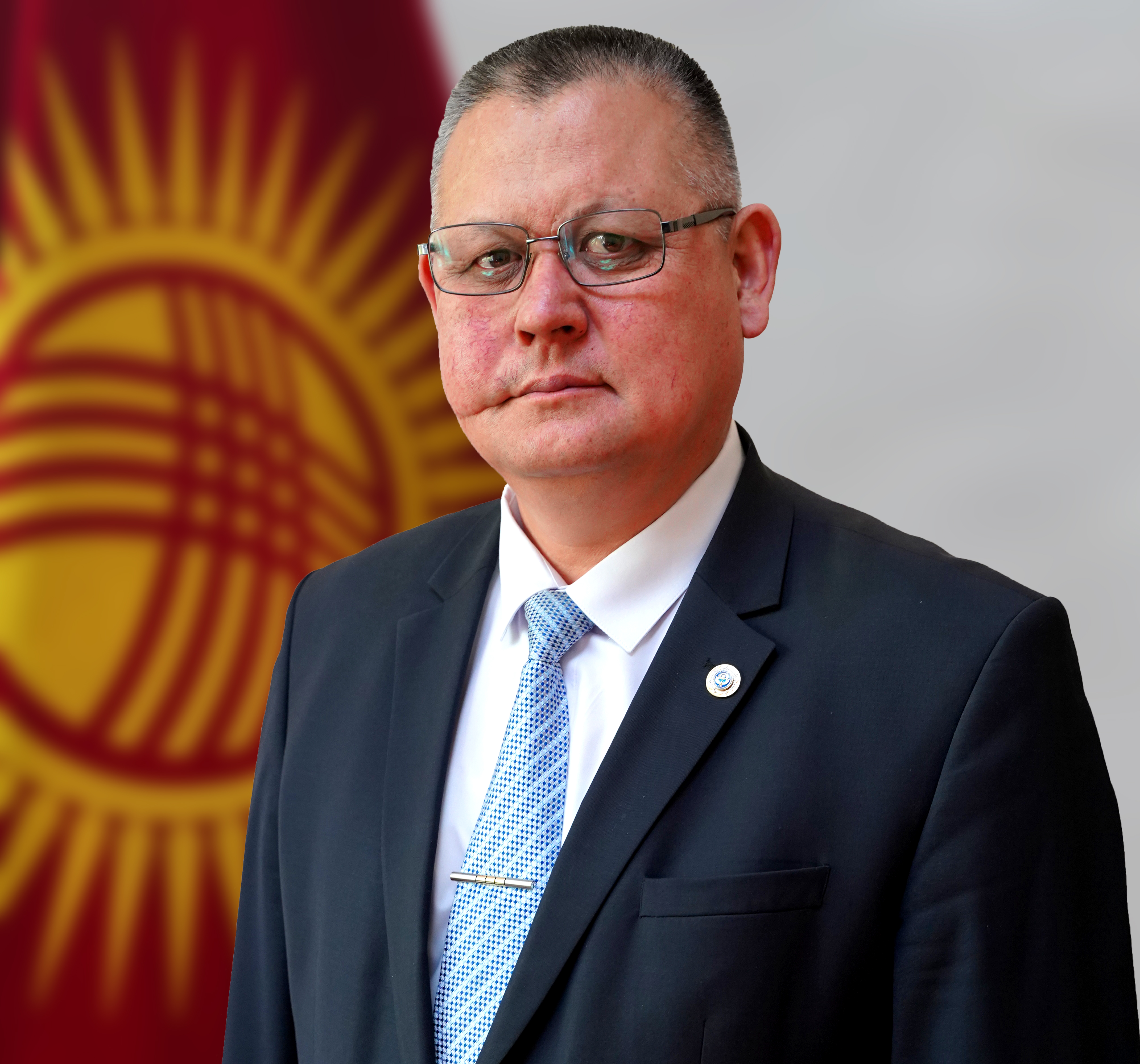 Коллектив Министерства природных ресурсов, экологии и технического надзора поздравил Уполномоченного по вопросам предупреждения коррупции Какешова Бакыта Дайрабаевича с присуждением ему 4 июля 2025 года в актовом зале Национальной Академии наук Кыргызской Республики ученой степени