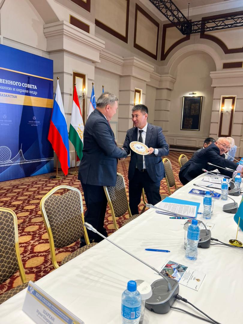 М. Жусупбеков от имени Кыргызской Республики передал председательство в Межправительственном совете по разведке, использованию и охране недр Республике Казахстан.