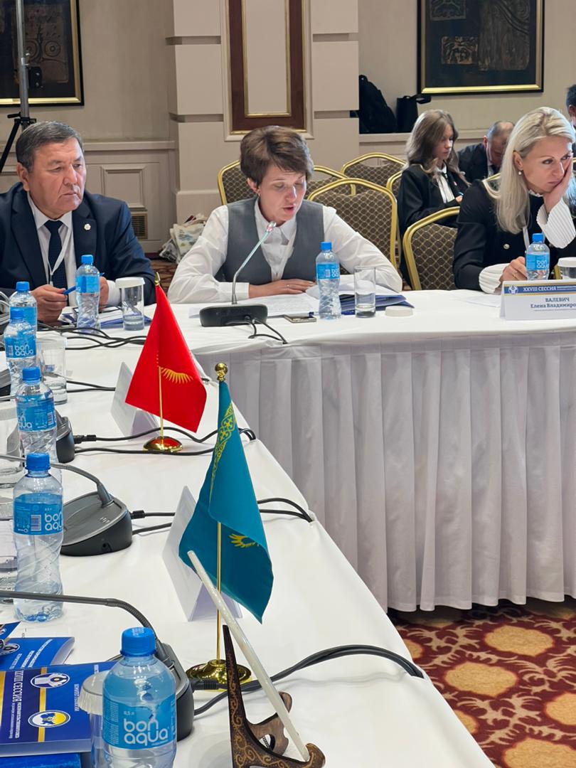 Во второй половине дня от Кыргызской Республики с докладом выступил заведующий лабораторией металлогении и рудообразования Института геологии Национальной академии наук КР Н.Пак, подробно осветивший вопросы типизации месторождений золота в Кыргызстане.