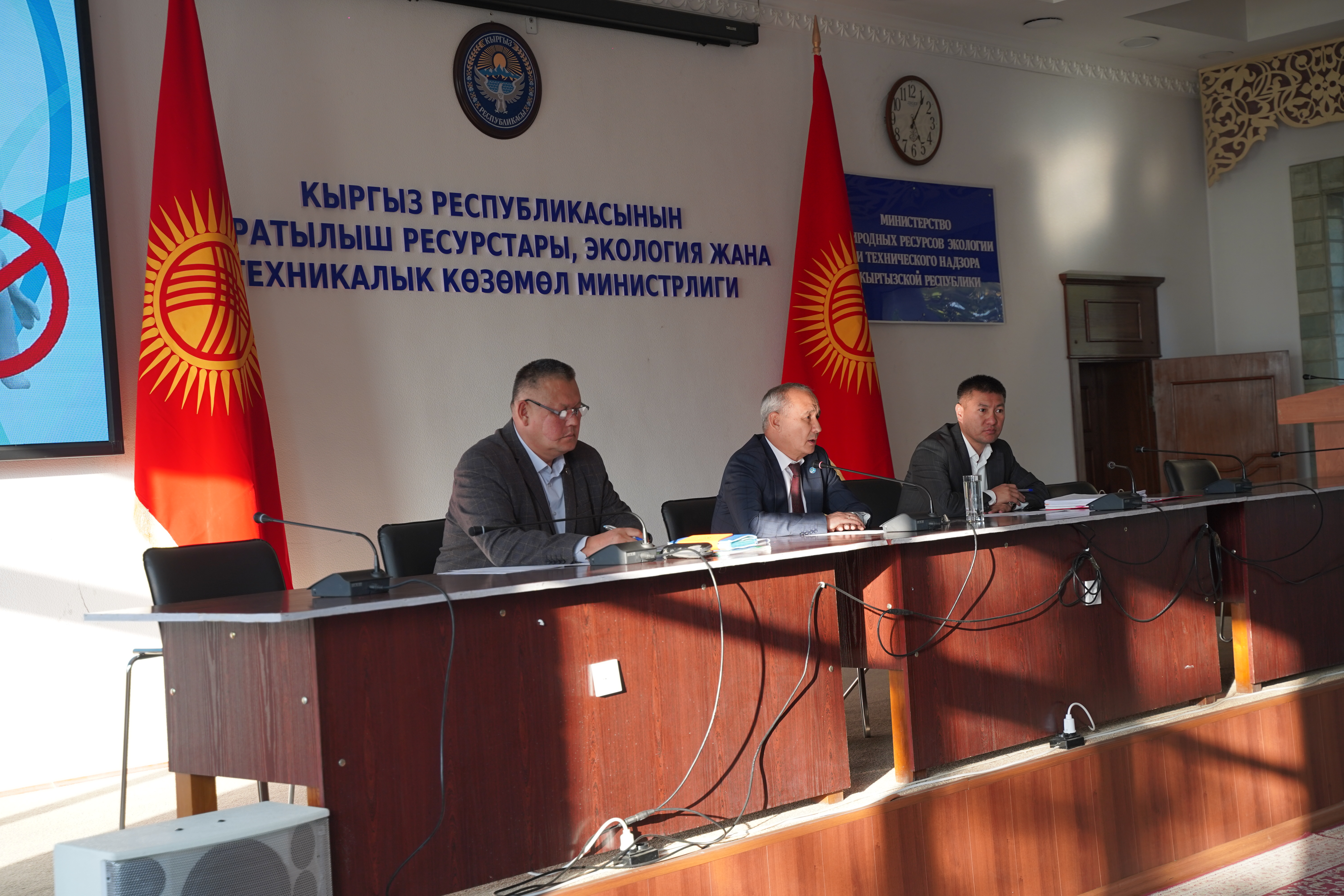 Министерство продолжает проведение антикоррупционных совещаний в подведомственных подразделениях.