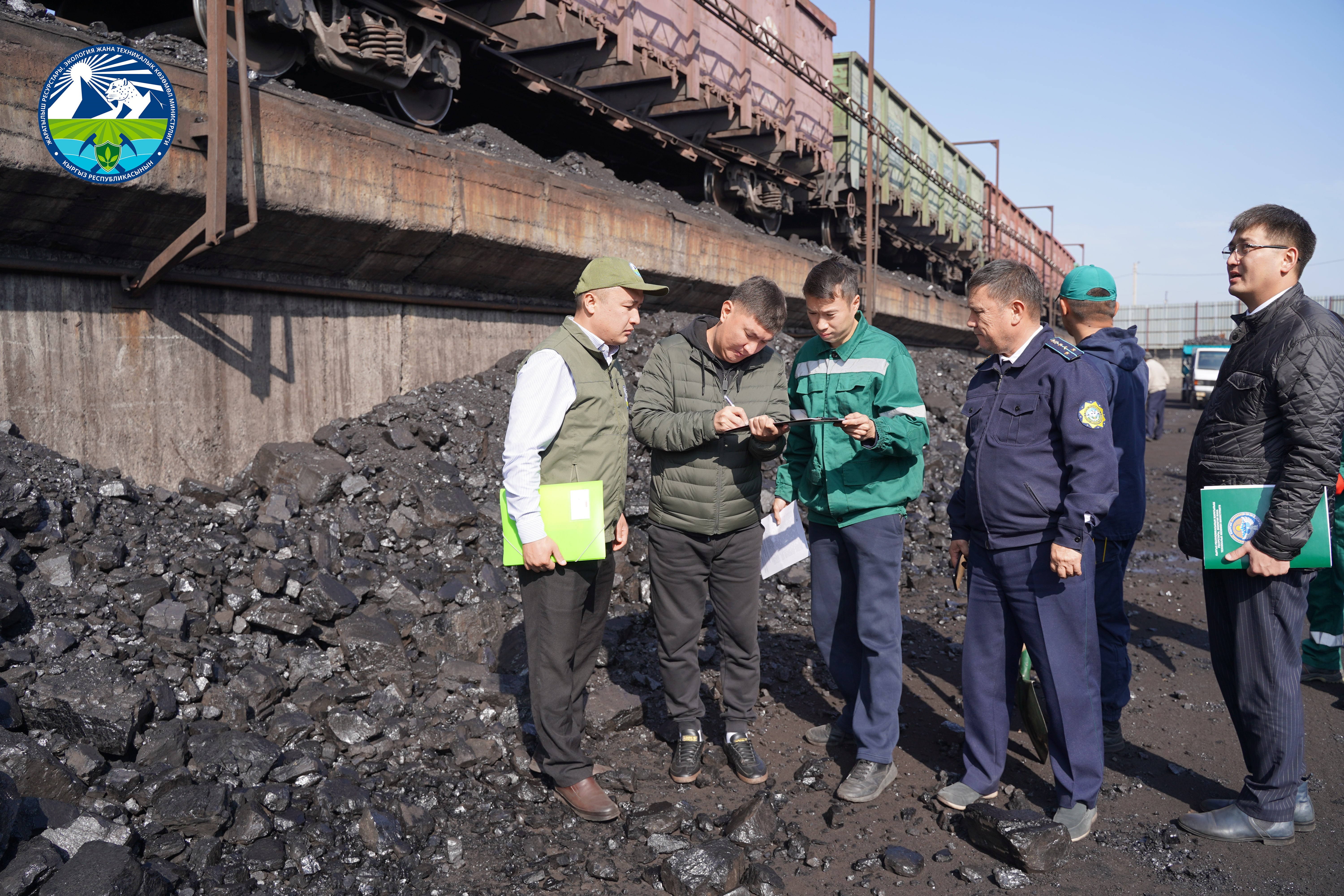 Бишкекте чачылма көмүрдү сатууга жана пайдаланууга каршы түшүндүрүү иштери жүргүзүлдү