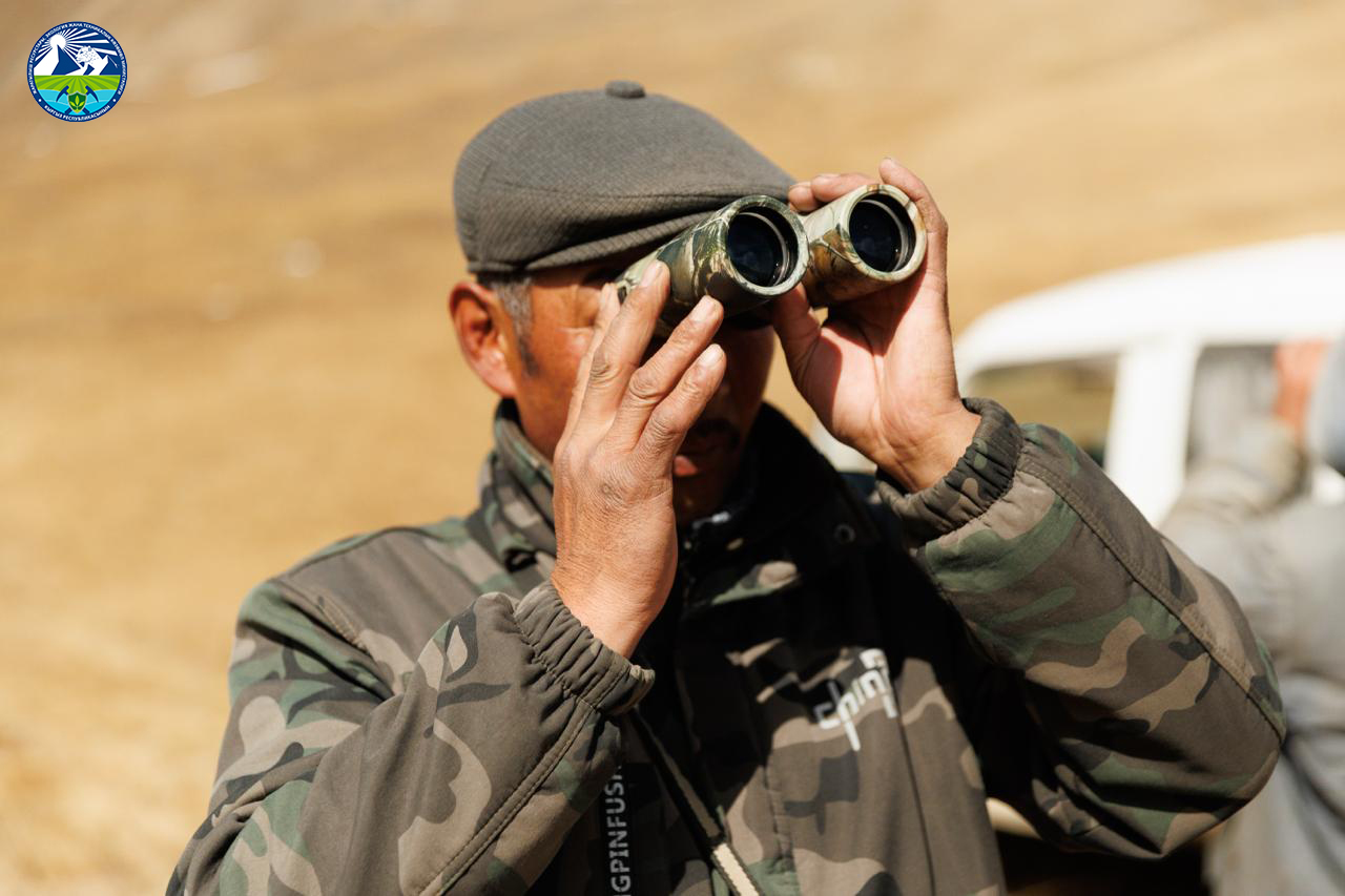 Нарын мамлекеттик жаратылыш коругунун кызматкерлери  «Wild Expeditions» уюмунун кызматкерлерине корукта экотуризимди өнүктүрүү үчүн жаңы багыт боюнча түзүлгөн маршрутту  жана аткарылып жаткан иштерди көрсөтүп бирге иш алып барууну сунуштады.