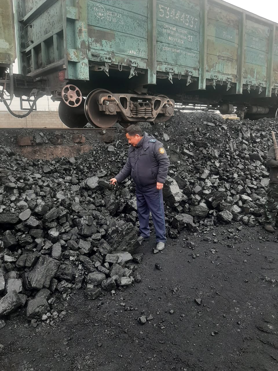 В Чуйской области проведены рейдовые мероприятия по контролю качества угля и соблюдению экологических норм