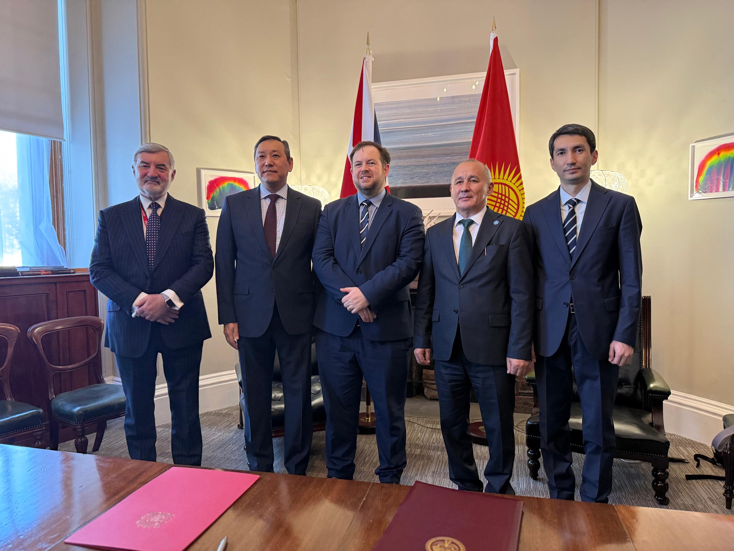 Кыргызстан и Великобритания подписали Меморандум о взаимопонимании по критически важным минералам