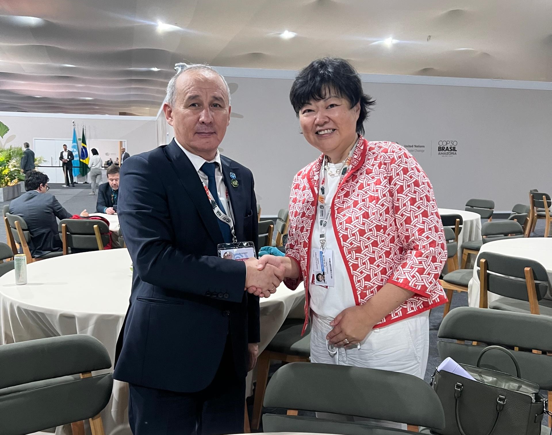 Кыргызстан эл аралык климаттык кызматташтыкты күчөтүүдө: КС30да Министр М. Машиевдин маанилүү жолугушуулары болду