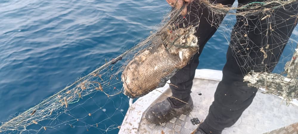 В Иссык-Кульской области прошел очередной рейд против браконьерства: изъято 300 метров синтетической сети