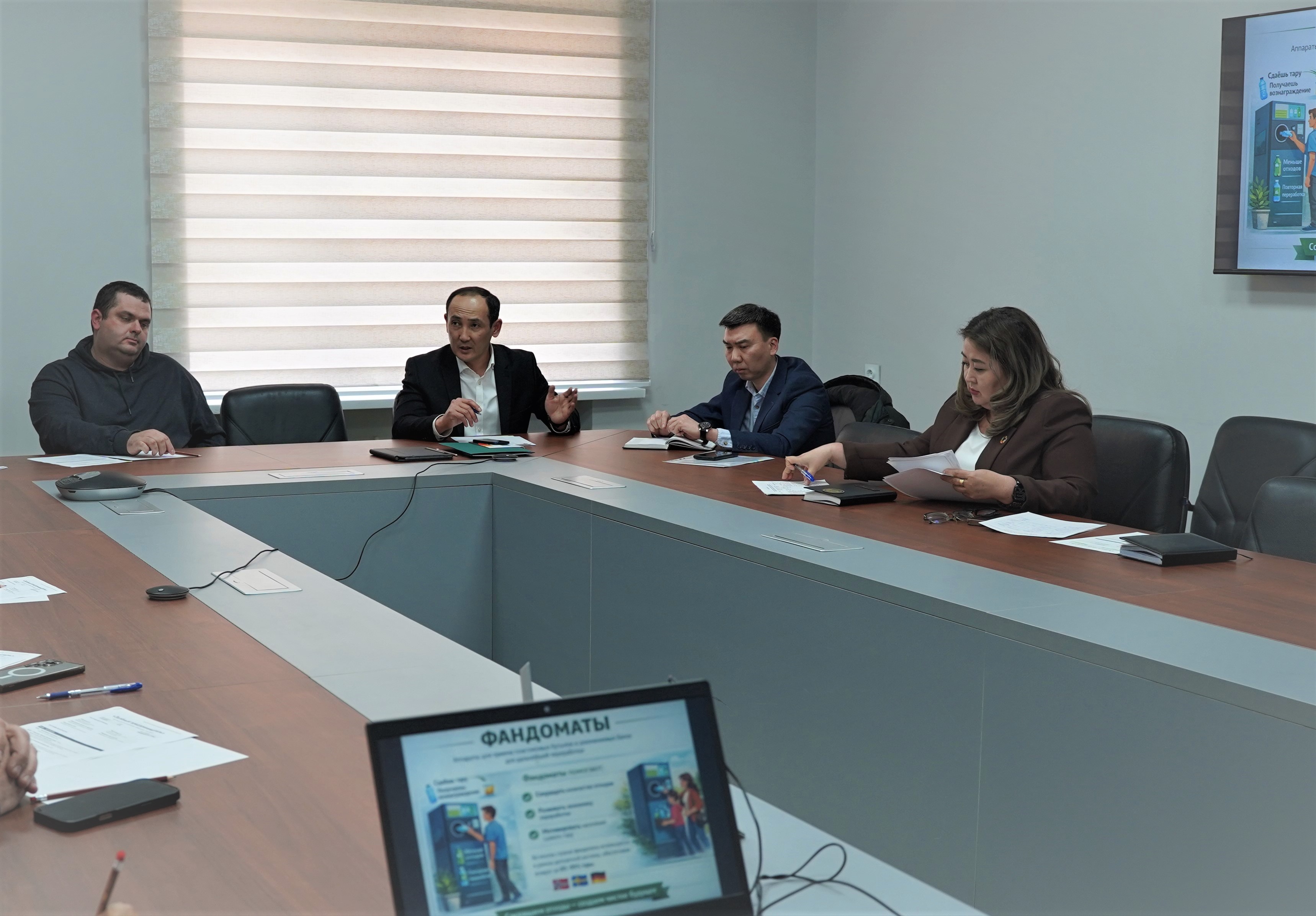 "Жашыл ишкер": бизнес менен мамлекет туруктуу келечек үчүн биригүүдө