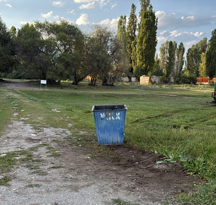 Муниципальное предприятие оштрафовано за незаконный сброс отходов в пляжной зоне Иссык-Куля