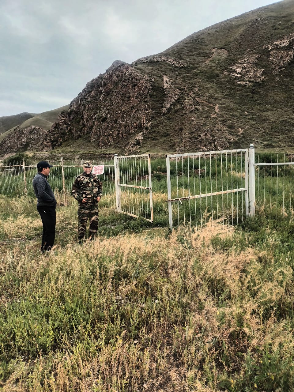 В соответствии с поручением министра природных ресурсов, экологии и технического надзора Акыла Токтобаева проводится инвентаризация полигонов твёрдых бытовых отходов (ТБО) и мест размещения отходов (свалок) на территории страны, а также их обследование и уточнение фактического состояния на местах.