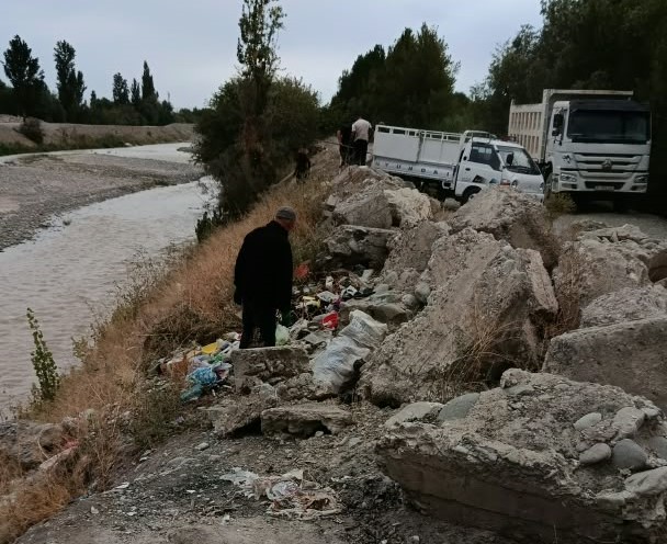 На граждан, выбросивших отходы на берегу реки Кок-Арт, наложены штрафы