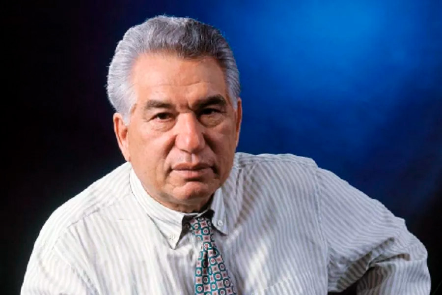 Чыңгыз Айтматовдун туулган күнүнө карата Жаратылыш ресурстары, экология жара техникалык көзөмөл министри М. Тургунбаевдин куттуктоосу