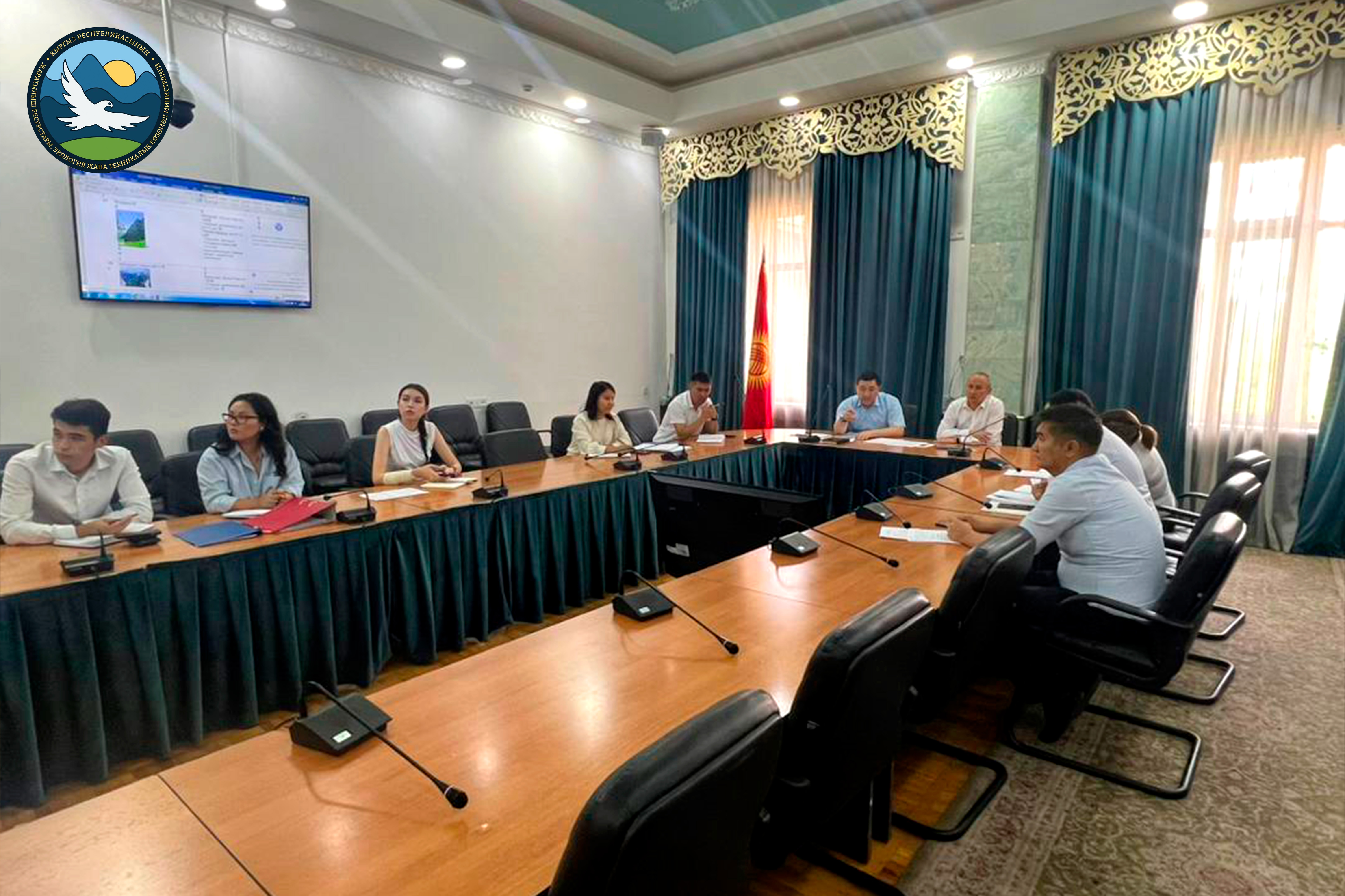 Жаратылыш ресурстар министрлигинин Кыргыз геологиялык кызматында КМШ өлкөлөрүнүн жер казынасын чалгындоо, пайдалануу жана коргоо боюнча өкмөттөр аралык кеңештин XXVII сессиясы боюнча жумушчу жыйын болуп өттү.